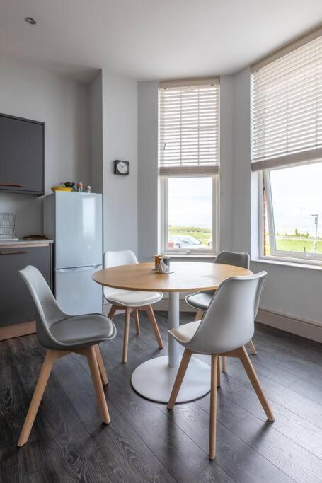 Waves@Walpole - 2 Bed Flat With Amazing Sea Views Apartment มาร์เกท ภายนอก รูปภาพ